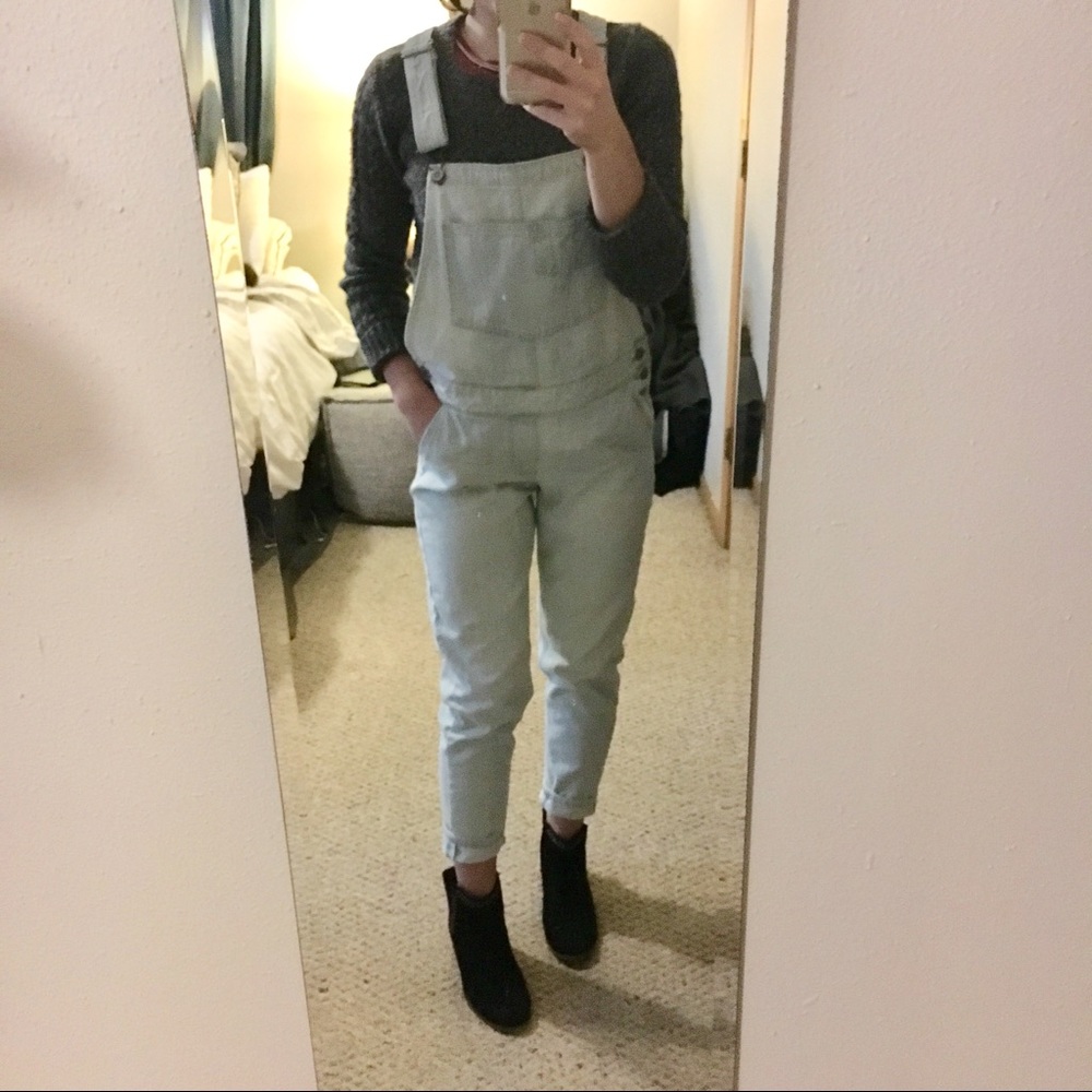 Hollister Size Medium Light Wash Overalls